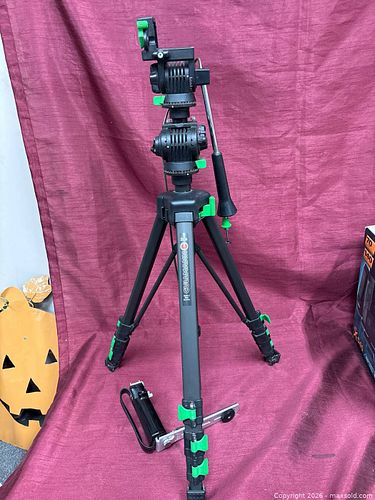 Cullman 2904 Metal Tripod (1 of 3)