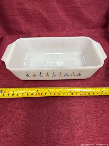 Fire King Large White Glass Baking Dish (1 of 3)