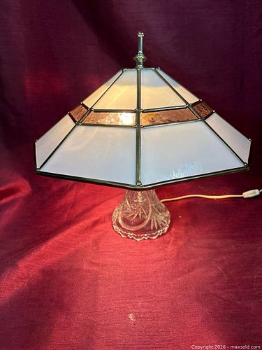 Tiffany-Style Leaded Stained Glass Lamp Shade with Brass Fittings (1 of 3)