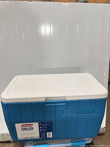 Coleman Chiller 48 QT Blue/White Chest Cooler (1 of 3)