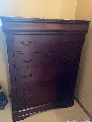 High Boy Dresser. C (1 of 7)