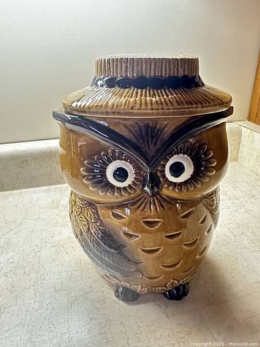 Rare Owl Cookie Jar.    A (1 of 7)