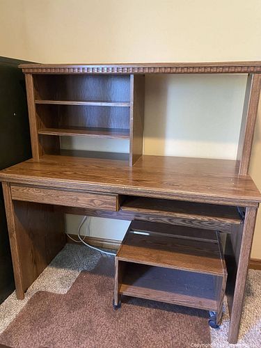 Wooden Desk. C (1 of 7)