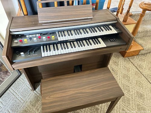 Yamaha Electone     C (1 of 9)