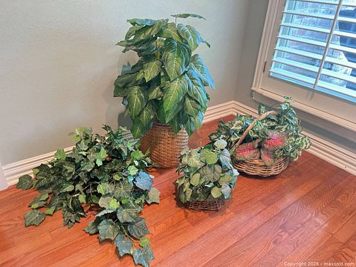 Lot of 4-5 Artificial Potted Plants with Wicker Baskets (1 of 5)