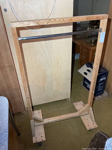 Clothing Rack C (1 of 5)