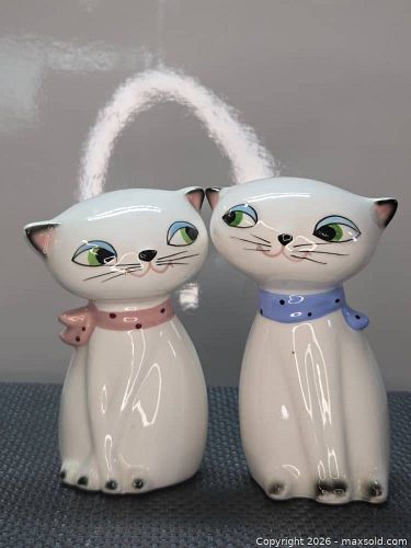 Collectable 1958 vintage Holt-Howard Ceramic cats figurines  (1 of 17)