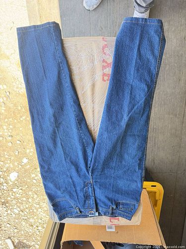 Lot #12 (1 of 4)