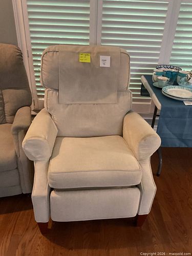 Lot #15 (1 of 8)