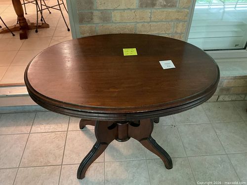 Lot #62 (1 of 10)