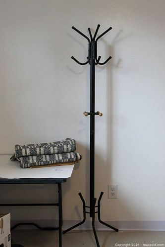 Lot #75 (1 of 8)