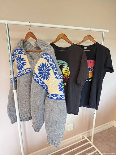 *** CONFIRM LOT vLot of 3 XL Clothing: Zip-Up Sweater & Graphic Tee (1 of 4)