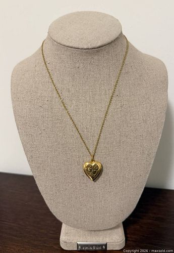 Gold heart locket necklace (1 of 3)