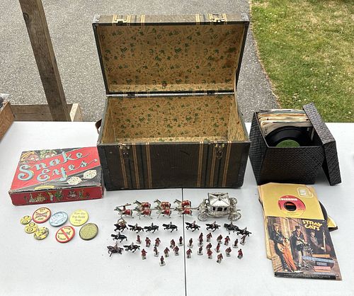 Mixed Early-Mid 20th C Toy Soldiers, Coach, Trunk, Records & Game (1 of 11)