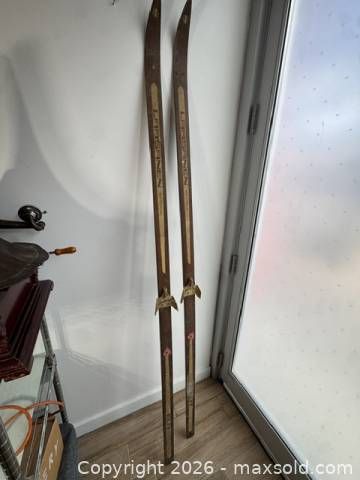 2 Rare Laasanen Elit Cross Country Wood Skiis Finland 81" w West Germany Bindings (1 of 6)