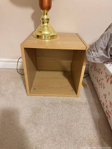 Side tables and lamps  (1 of 6)