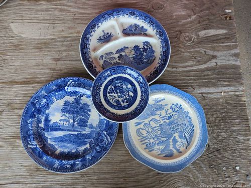 Blue Transferware Porcelain Divided Dinner Plates, Lot of 4 (1 of 6)