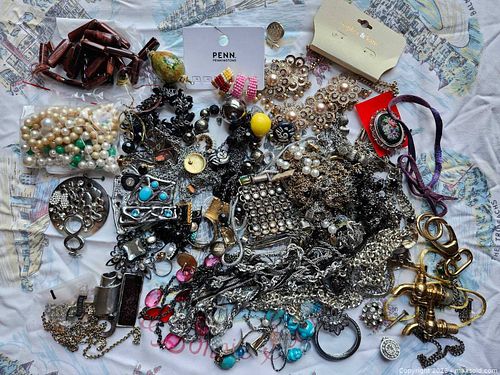 Mixed Costume Jewelry (1 of 12)