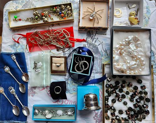 Vintage Costume Jewelry & Silver Spoons (1 of 20)
