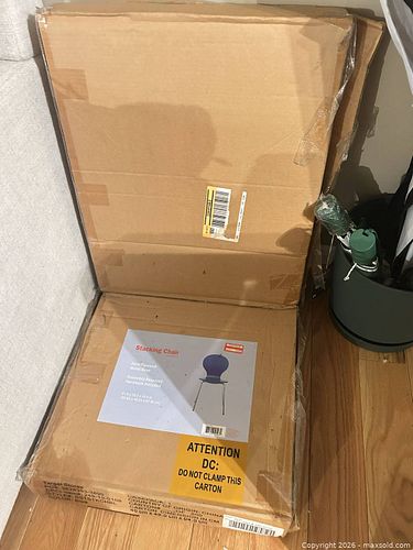 Lot #10 (1 of 4)