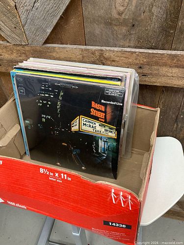Lot #29 (1 of 11)