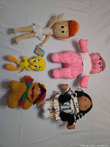 Nostalgic Plush Dolls (1 of 6)
