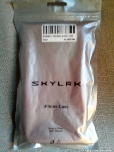 Skylrk Silicone Case for iPhone 11 Pro Max - Red/Pink (1 of 4)