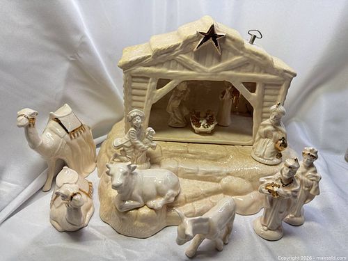 Ceramic Nativity Set with Gold Trim and Glittered Finish (1 of 6)