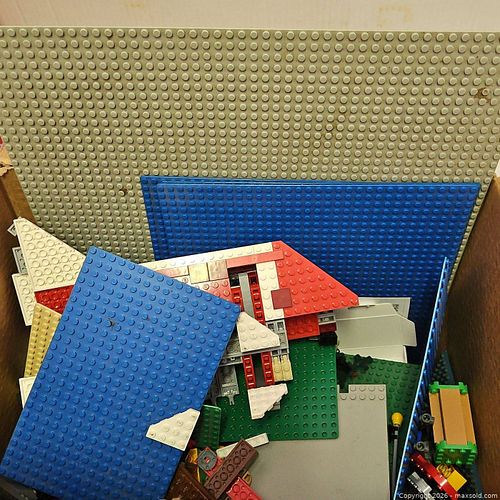 Lot Of Assorted Legos And Base Boards (1 of 4)