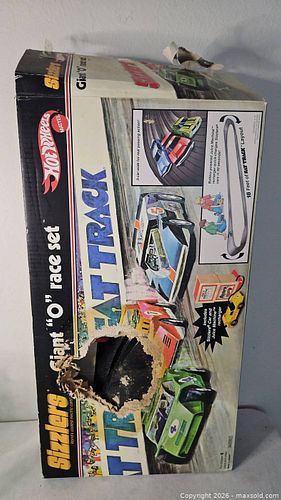 Mattel Hot Wheels Sizzlers Giant "O" Set (1 of 9)