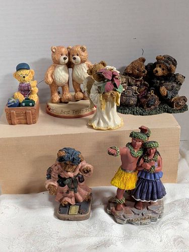 Collectible bears resin material  (1 of 9)