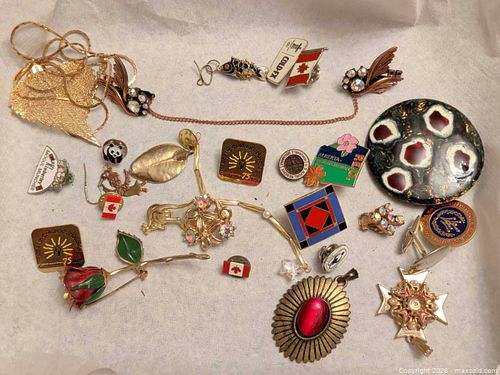 Costume jewellery  (1 of 3)