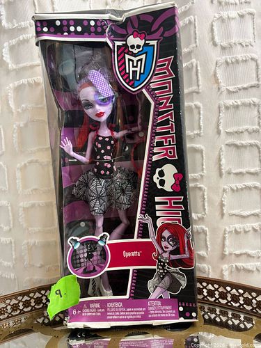 Lot #9 (1 of 5)