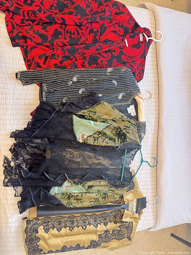 Women's Mixed Clothing Lot: Jackets, Dresses, Tops (Various Brands) (1 of 18)