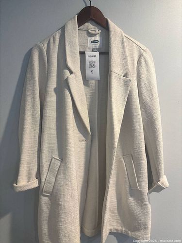 Cream trench coat (1 of 3)
