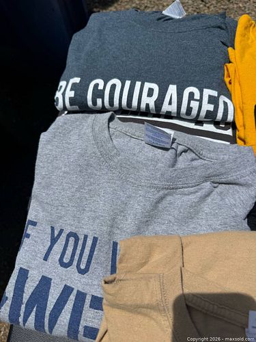 Lot of 4–6 Mixed-Size 100% Cotton T-Shirts (1 of 4)