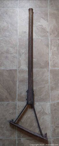 Antique slingblade (1 of 5)