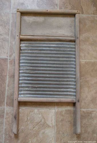 Antique washboard (1 of 5)