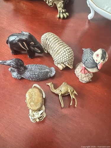vintage and collectible miniature animal figurines (1 of 4)