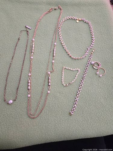 Assorted pearl jewelry lot (1 of 8)