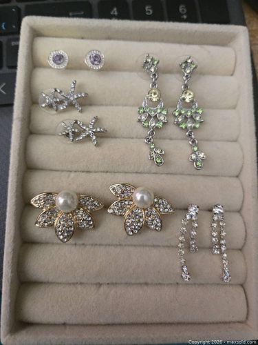 Rhinestone Post/ Pierced earrings lot (1 of 9)