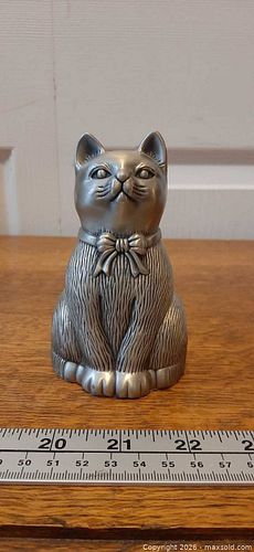 Silver-plated zinc metal cat piggy-bank. (1 of 8)