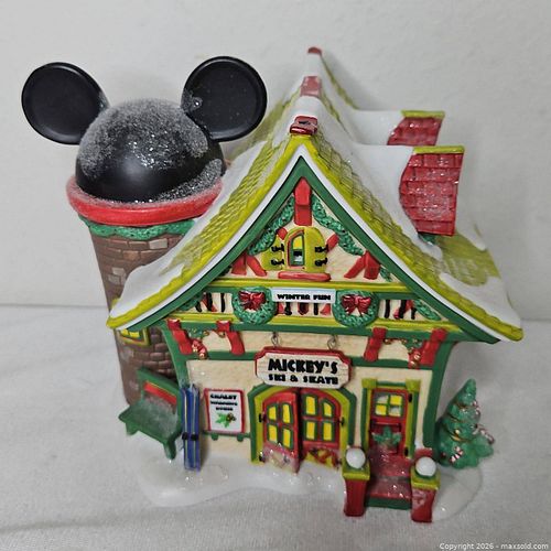 Dept 56 Mickey's Ski & Skate (1 of 8)
