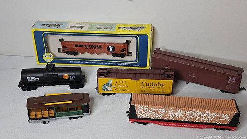 Lot Of Assorted Vintage Trains (1 of 4)