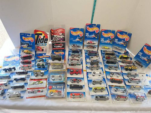 Hot Wheels 1:64 Die-Cast Motorcycles & Race Cars Lot (50+) G (1 of 13)