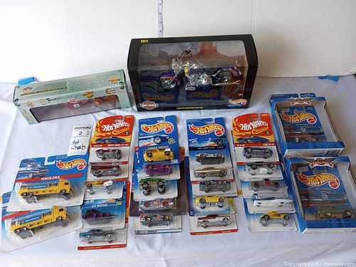 Hot Wheels Die-Cast Cars & Boxed Motorcycle Lot (21-40) G (1 of 18)