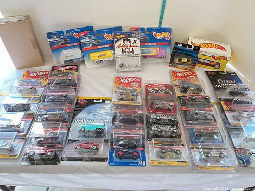 Hot Wheels Die-Cast Cars & Haulers Assortment G (1 of 13)