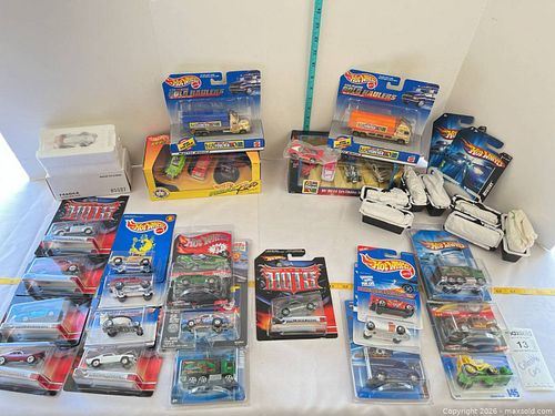 Hot Wheels Die‑Cast Trucks & Haulers Lot (16-30 Items) G (1 of 15)