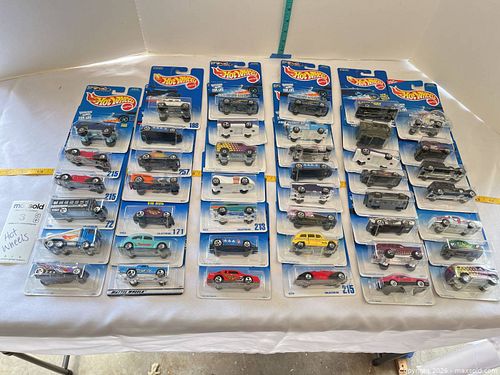 Hot Wheels Mixed Lot of 21-50 Cars (1990s–2000s Blue Card) G (1 of 11)