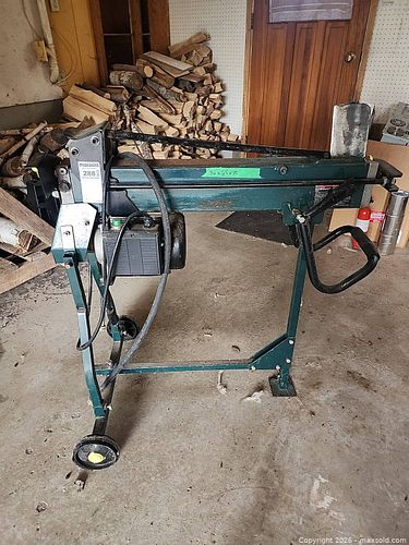 Yardworks Electric Log Splitter (1 of 7)